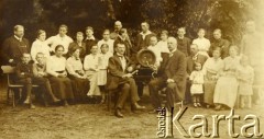 1900-1914, brak miejsca.
Na zdjęciu rodzina Bombickich.
Fot. NN, zbiory Ośrodka KARTA, Pogotowie Archiwalne [PA_033], przekazał Piotr Balcer