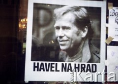 28.12.1989, Praga, Czechosłowacja..
Plakat na murze - Vaclav Havel.
Fot. Dominik Księski, zbiory Ośrodka KARTA