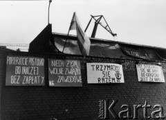Sierpień 1980, Gdańsk, Polska.
Strajk w Stoczni Gdańskiej im. Lenina, hasła na murze: 