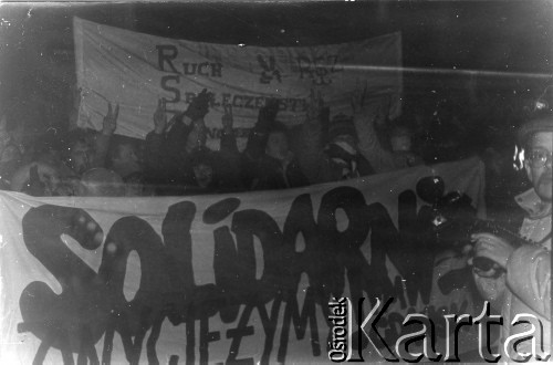 16.12.1987, Gdańsk, Polska.
Manifestacja Federacji Młodzieży Walczącej Region Gdańsk w 17. rocznicę wydarzeń na Wybrzeżu w 1970 roku.
Fot. NN, Archiwum Federacji Młodzieży Walczącej, zbiory Ośrodka KARTA
