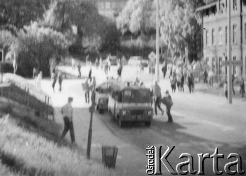 1.05.1989, Gdańsk, Polska.
Zamieszki na ulicy po manifestacji.
Fot. NN, Archiwum Federacji Młodzieży Walczącej, zbiory Ośrodka KARTA