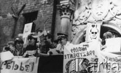 1.06.1989, Gdańsk, Polska.
Happening Federacji Młodzieży Walczącej pod hasłem: 