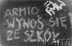 1988-1989, Gdańsk, Polska.
Akcje Grup Wykonawczych Federacji Młodzieży Walczącej Region Gdańsk. Napis na murze: 