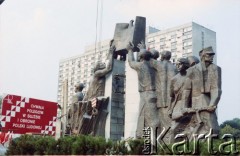 Przed 20.07.1985, Warszawa, Polska.
Montaż Pomnika Poległym w Służbie i Obronie Polski Ludowej (tzw. 