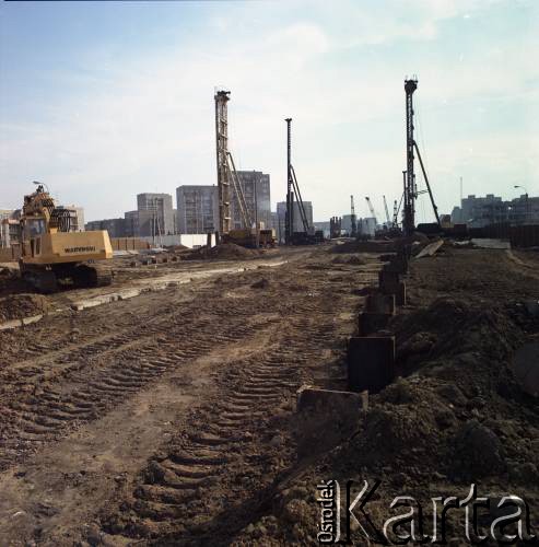 6.10.1983, Warszawa, Polska.
Budowa I linii metra na odcinku wzdłuż al. Komisji Edukacji Narodowej.
Fot. Edward Grochowicz, zbiory Ośrodka KARTA