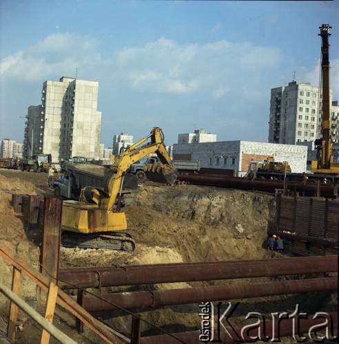 6.10.1983, Warszawa, Polska.
Budowa I linii metra na odcinku wzdłuż al. Komisji Edukacji Narodowej.
Fot. Edward Grochowicz, zbiory Ośrodka KARTA