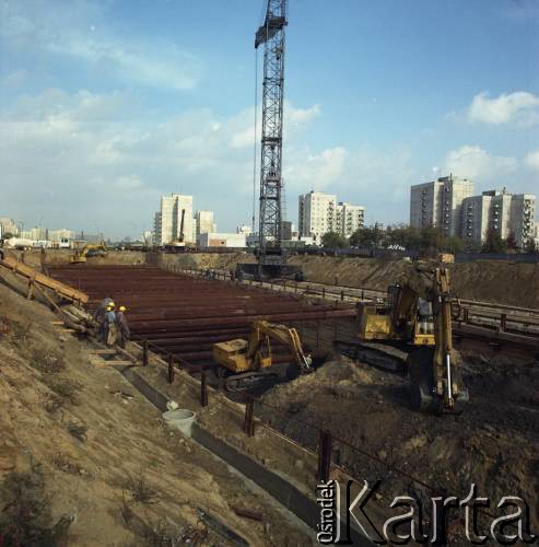 6.10.1983, Warszawa, Polska.
Budowa I linii metra na odcinku wzdłuż al. Komisji Edukacji Narodowej.
Fot. Edward Grochowicz, zbiory Ośrodka KARTA