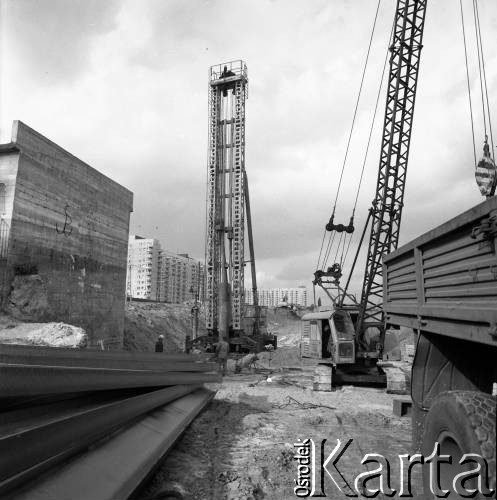 6.10.1983, Warszawa, Polska.
Budowa I linii metra na odcinku wzdłuż al. Komisji Edukacji Narodowej.
Fot. Edward Grochowicz, zbiory Ośrodka KARTA