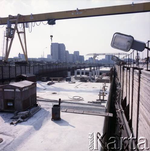 Maj 1986, Warszawa, Polska.
Budowa I linii metra metodą odkrywkową na Ursynowie.
Fot. Edward Grochowicz, zbiory Ośrodka KARTA