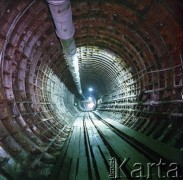 Maj 1986, Warszawa, Polska.
Widok tunelu I linii metra w Warszawie
Fot. Edward Grochowicz, zbiory Ośrodka KARTA