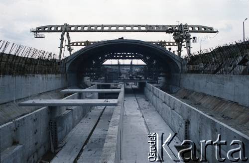 6.07.1987, Warszawa, Polska.
Budowa I linii metra - stacja Kabaty.
Fot. Edward Grochowicz, zbiory Ośrodka KARTA