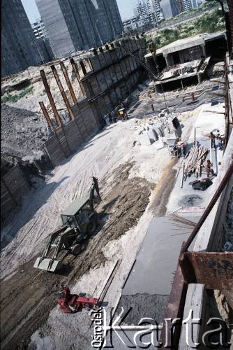 6.07.1987, Warszawa, Polska.
Budowa tunelu I linii metra, prawdopodobnie na Kabatach.
Fot. Edward Grochowicz, zbiory Ośrodka KARTA