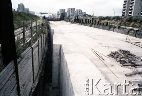 Sierpień 1988, Warszawa, Polska.
Budowa tunelu I linii metra wzdłuż al. Komisji Edukacji Narodowej.
Fot. Edward Grochowicz, zbiory Ośrodka KARTA