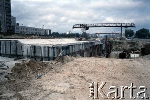 Sierpień 1988, Warszawa, Polska.
Budowa tunelu I linii metra wzdłuż al. Komisji Edukacji Narodowej.
Fot. Edward Grochowicz, zbiory Ośrodka KARTA