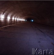 Lipiec 1989, Warszawa, Polska.
Tunel I linii metra.
Fot. Edward Grochowicz, zbiory Ośrodka KARTA