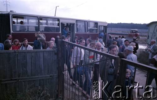 18.09.1989, Warszawa, Polska.
Dzień otwarty na budowie I linii metra. Zwiedzanie Stacji Techniczno-Postojowej 