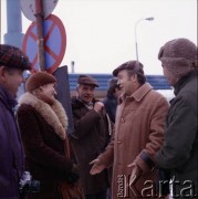 Lata 80., Warszawa, Polska.
Budowa I linii metra. Prawdopodobnie pracownicy Generalnej Dyrekcji Budowy Metra.
Fot. Edward Grochowicz, zbiory Ośrodka KARTA