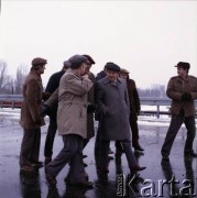 Lata 80., Warszawa, Polska.
Budowa I linii metra. Prawdopodobnie pracownicy Generalnej Dyrekcji Budowy Metra.
Fot. Edward Grochowicz, zbiory Ośrodka KARTA