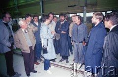 Lata 80., Warszawa, Polska.
Zwiedzanie I linii metra.
Fot. Edward Grochowicz, zbiory Ośrodka KARTA