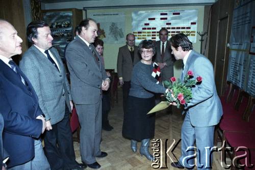 Lata 80., Warszawa, Polska.
Spotkanie dotyczące budowy I linii metra. 1. od lewej Jerzy Brzostek - generalny dyrektor Generalnej Dyrekcji Budowy Metra.
Fot. Edward Grochowicz, zbiory Ośrodka KARTA