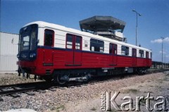 Ok. 1990, Warszawa, Polska.
Wagon metra (seria 81) na terenie Stacji Techniczno - Postojowej 