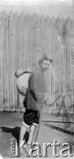 1904-1905, Jakuck, Cesarstwo Rosyjskie.
Mężczyzna z tobołkiem na plecach, 