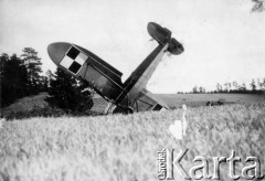 1918-1939, Polska.
Katastrofa samolotu.
Fot. NN, zbiory Ośrodka KARTA, kolekcja Bronisława Voigta udostepniła Alicja Wojciechowska
