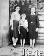 1942, Omska obł., ZSRR.
Siostry Roznerówny podczas pobytu na zesłaniu w ZSRR.
Fot. NN, zbiory Ośrodka KARTA, udostępniła Danuta Pawyza