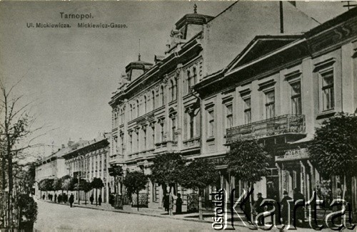 Przed 1918, Tarnopol, Austro-Węgry.
Ulica Mickiewicza.
Fot. NN, zbiory Ośrodka KARTA, kolekcja Juliusza Solarskiego [AW III/156]