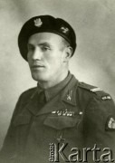 1946, Wielka Brytania.
Bolesław Orlik - w czasie wojny deportowany do ZSRR, ewakuowany z Armią Andersa, żołnierz 4 Pułku Pancernego 