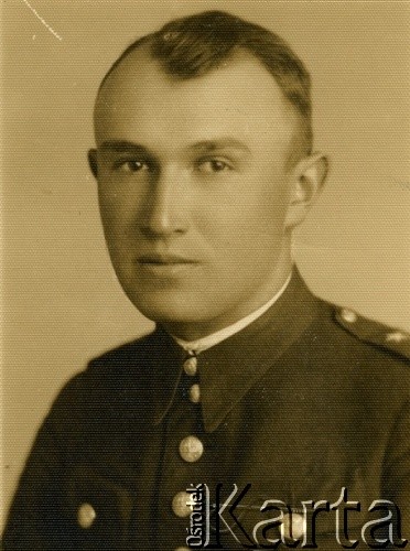 Styczeń 1936, Lwów, Polska.
Józef Plis - dowódca kompanii odwodowej batalionu Korpusu Ochorny Pogranicza 