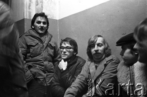 Po 13.12.1981, Warszawa, Polska.
Punkt dystrybucji darów, które napływały z Zachodu dla działaczy Solidarności. 
Fot. NN, zbiory Ośrodka KARTA, przekazali Elżbieta i Jakub Święciccy