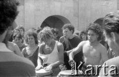 03-06.08.1988, Jarocin, Polska.
Festiwal Muzyki Rockowej Jarocin '88, Rynek w Jarocinie.
Fot. Artur Polit, zbiory Fundacji Ośrodka KARTA