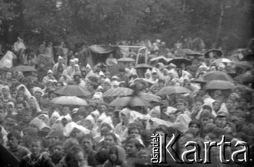 03-06.08.1988, Jarocin, Polska.
Festiwal Muzyki Rockowej Jarocin '88.
Fot. Artur Polit, zbiory Fundacji Ośrodka KARTA