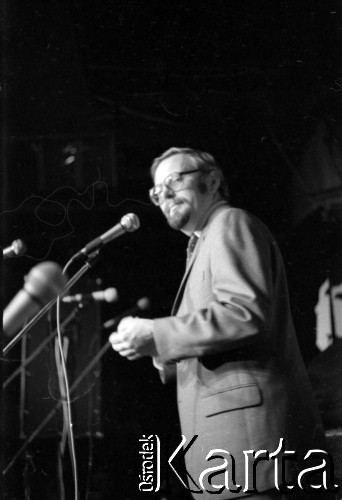 18-20.11.1988, Warszawa, Polska.
Ogólnopolski Przegląd Piosenki Autorskiej OPPA, klub studencki Uniwersytetu Warszawskiego Hybrydy, n/z Marcin Wolski.
Fot. Artur Polit, zbiory Fundacji Ośrodka KARTA