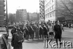 1988-1989, Warszawa, Polska.
Marsz kombatantów Armii Krajowej, ul. Tamka.
Fot. Artur Polit, zbiory Fundacji Ośrodka KARTA