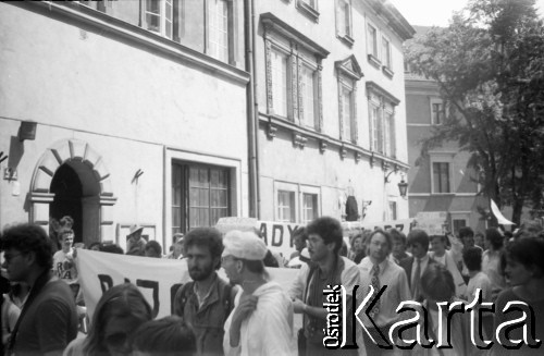 19.06.1988, Warszawa, Polska.
Happening Pomarańczowej Alternatywy 