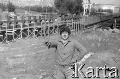 1987, Warszawa, Polska.
Praktyki budowlane w trakcie budowy stacji Metro Politechnika, n/z Jacek Kalinowski.
Fot. Artur Polit, zbiory Fundacji Ośrodka KARTA