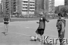 1990, Warszawa, Polska.
Kampania wyborcza przed wyborami samorządowymi, m.in. do rady dzielnicy Warszawa-Żoliborz, n/z Alina Janowska - późniejsza przewodnicząca.
Fot. Artur Polit, zbiory Fundacji Ośrodka KARTA