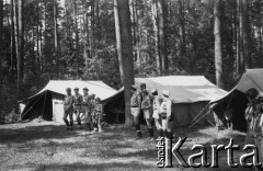 07.1983, Berżałowce, Polska.
254 Warszawska Drużyna Harcerska „Matecznik” im. Janka Bytnara „Rudego”, hufiec Warszawa Żoliborz. Obóz harcerski nad jeziorem Aszarytas.
Fot. Artur Polit, zbiory Fundacji Ośrodka KARTA