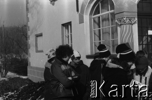 1984, Świeradów-Zdrój, Polska.
Wyjazd zimowy LX Liceum Ogólnokształcącego im. Wojciecha Górskiego.
Fot. Artur Polit, zbiory Fundacji Ośrodka KARTA