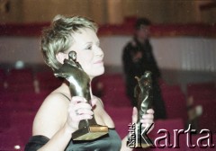 03.03.2003, Warszawa, Polska.
Gala Nagród Akademii Telewizyjnej Wiktory 2002 w Teatrze Wielkim, n/z Justyna Pochanke.
Fot. Artur Polit, zbiory Fundacji Ośrodka KARTA