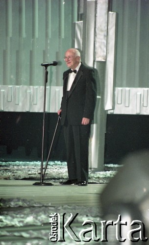 03.03.2003, Warszawa, Polska.
Gala Nagród Akademii Telewizyjnej Wiktory 2002 w Teatrze Wielkim, n/z Jan Nowak-Jeziorański.
Fot. Artur Polit, zbiory Fundacji Ośrodka KARTA