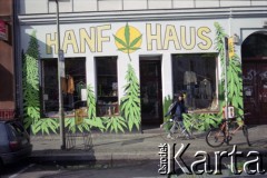 2001, Berlin, Niemcy.
Hanf Haus, Coffee Shop.
Fot. Artur Polit, zbiory Fundacji Ośrodka KARTA