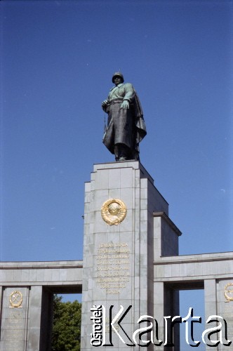 2001, Berlin, Niemcy.
Pomnik Żołnierzy Radzieckich w Tiergarten.
Fot. Artur Polit, zbiory Fundacji Ośrodka KARTA