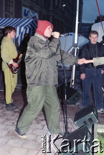 1996-1997, Warszawa, Polska.
Zespół Armia, koncert w klubie Proxima, n/z Tomasz 