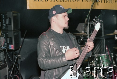 1996-1997, Warszawa, Polska.
Zespół Armia, koncert w klubie Proxima, n/z Dariusz 