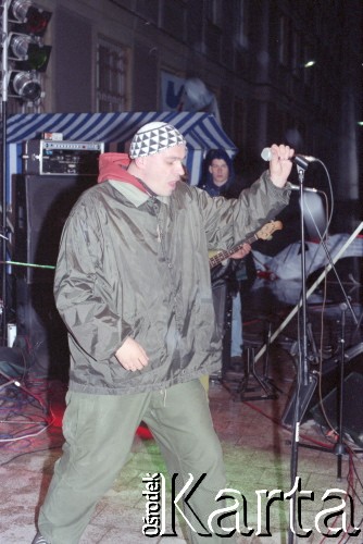 1996-1997, Warszawa, Polska.
Zespół Armia, koncert w klubie Proxima, n/z Tomasz 