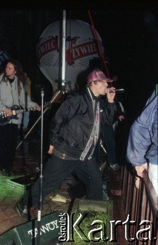 1996-1997, Warszawa, Polska.
Klub Proxima, zespół Houk, n/z Dariusz Robert „Maleo” Malejonek.
Fot. Artur Polit, zbiory Fundacji Ośrodka KARTA