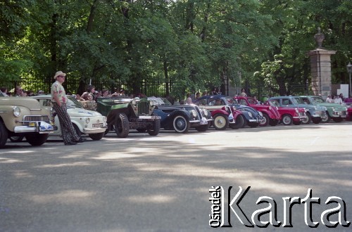 01.07.1995, Warszawa, Polska.
I Rajd o Puchar Prezesa TVP S.A. na Agrykoli.
Fot. Artur Polit, zbiory Fundacji Ośrodka KARTA